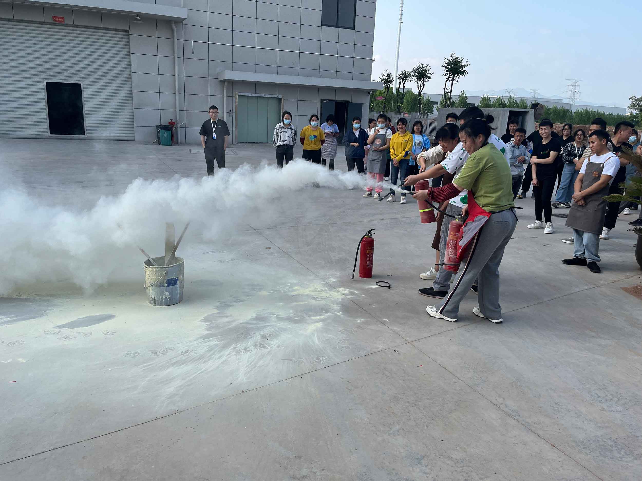 我司进行消防演习